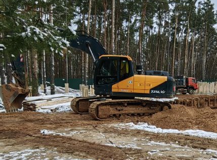 Экскаватор HYUNDAI 225